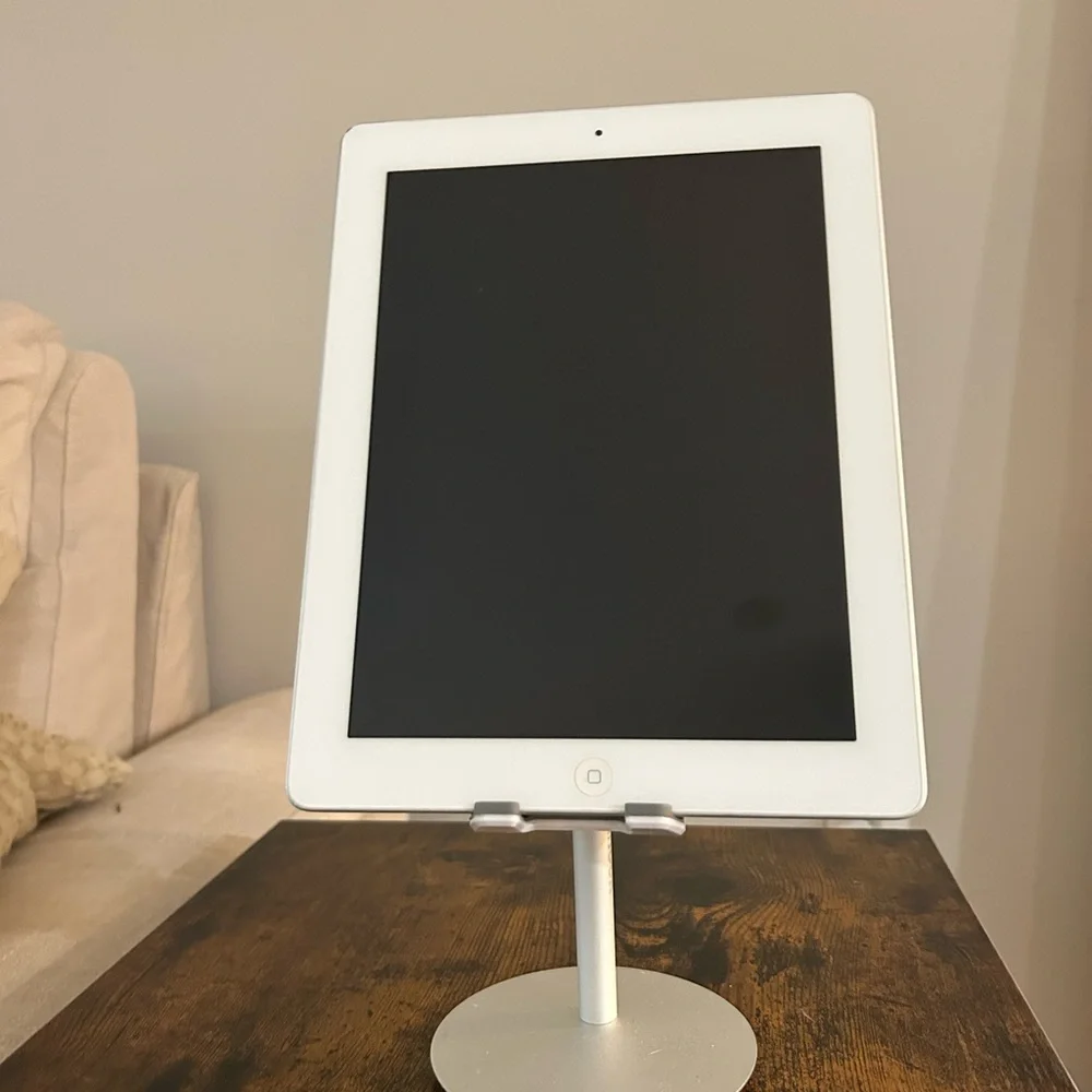 iPad 4th Gen (WiFi) - MD515LL/A